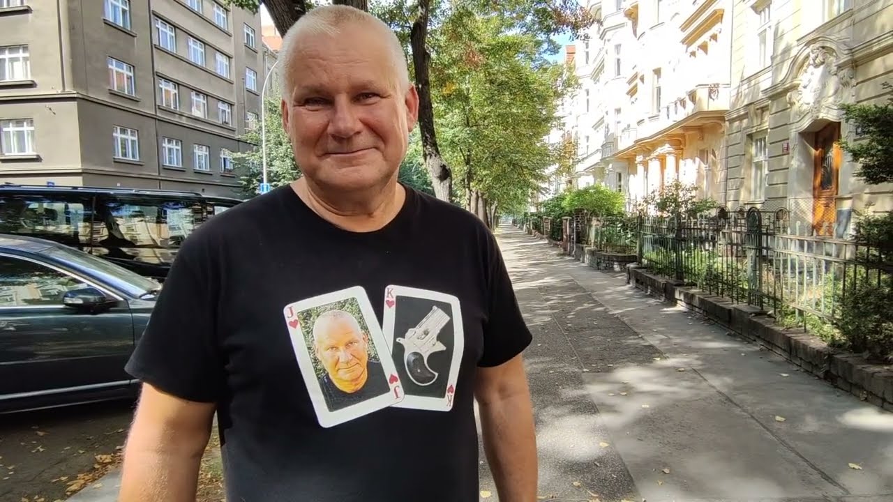 „Kočka na stole při jídle mi nevadí.“ Jiří Kajínek o svém pořadu i o návratu k totalitě